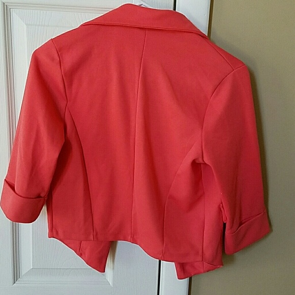 Mid length sleeve jacket, size medium - Picture 3 of 4